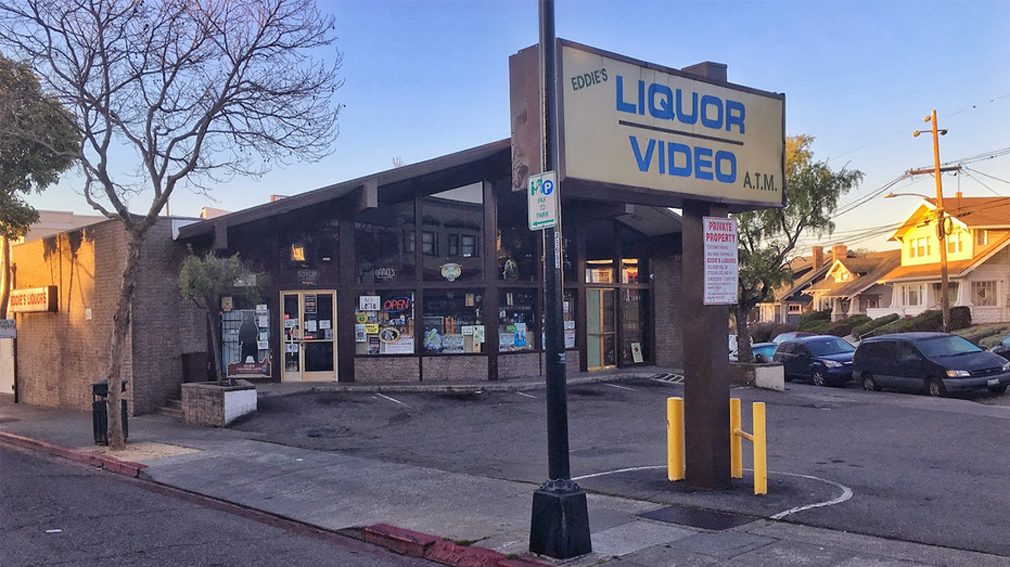 Store in Oakland burglarized 4 times by intruders who rammed truck into store's doors - Fox News