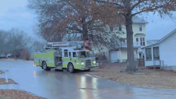 Missouri fire truck driver who spun out on icy road seen in viral video: 'Happy everyone came out safe' - Yahoo News