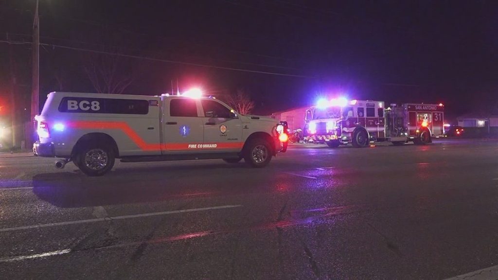 Man killed after crashing his car into fence on north side - KENS5.com