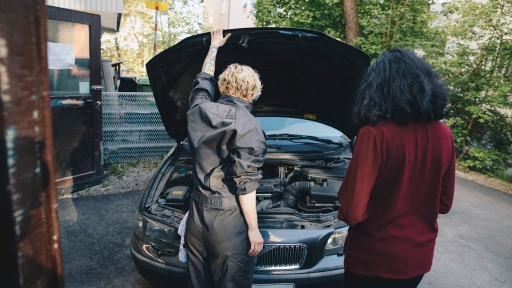 We're Mechanics. Here Are 10 Things We'd Never Do With Our Own Cars. - HuffPost