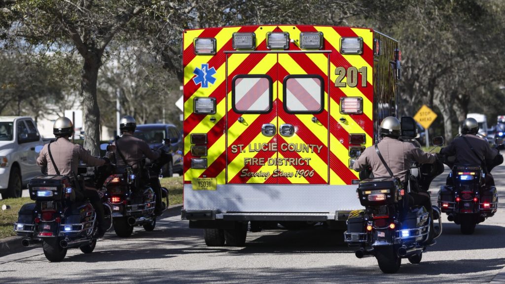 Florida trooper and truck driver killed during high-speed chase on Interstate 95 - The Associated Press