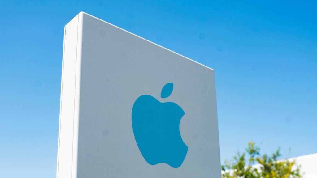 Apple scrapping electric car project - Fox Business