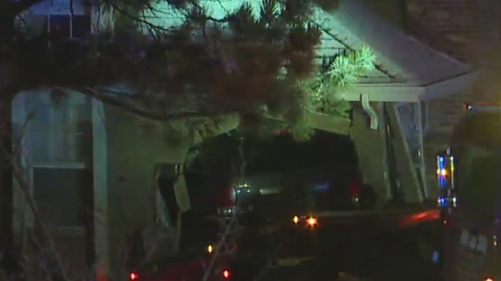 Driver unaccounted for after crashing car into Aurora home, causing gas leak - FOX 31 Denver