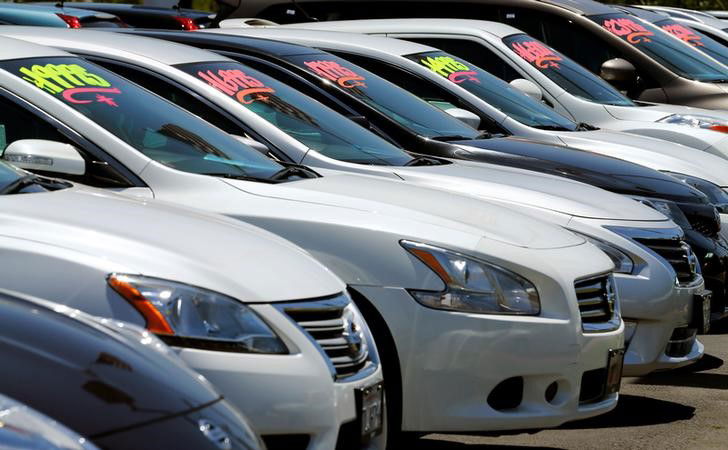 FILE PHOTO --  Automobiles are shown for sale at a car dealership in Carlsbad, California, U.S. May 2, 2016.  REUTERS/Mike Blake/File Photo