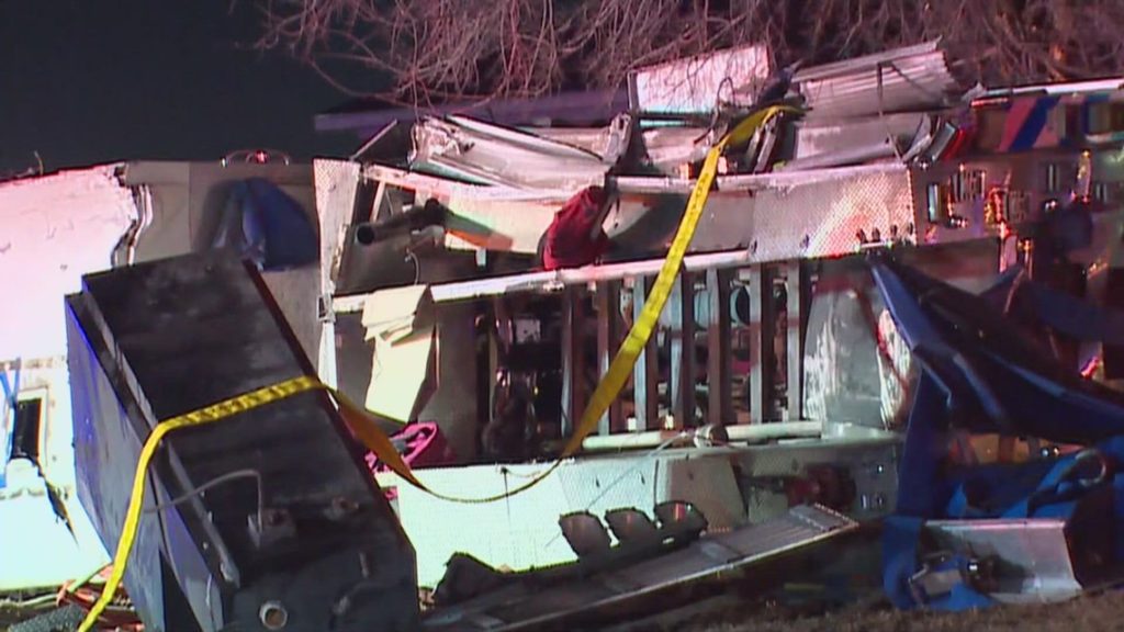 Fort Worth firetruck rollover crash: Firefighters injured - WFAA.com