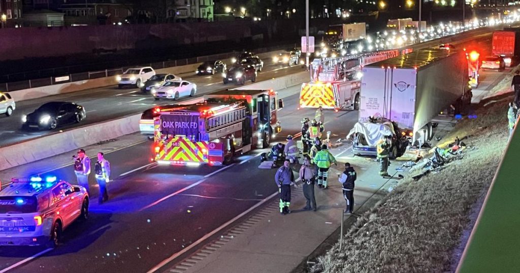 Car slams into back of semi on Eisenhower Expressway - CBS News