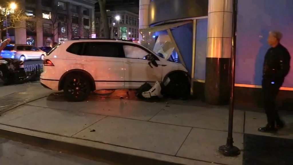 Magnificent Mile crash: AT&T store struck by car after multi-vehicle crash on Michigan Avenue, Chicago police say - WLS-TV