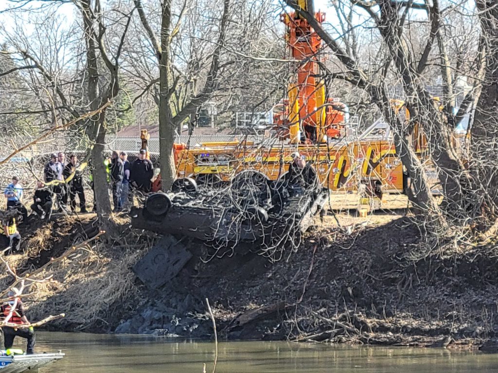 Car found in Pecatonica River linked to 47-year-old missing persons case - WGN TV Chicago