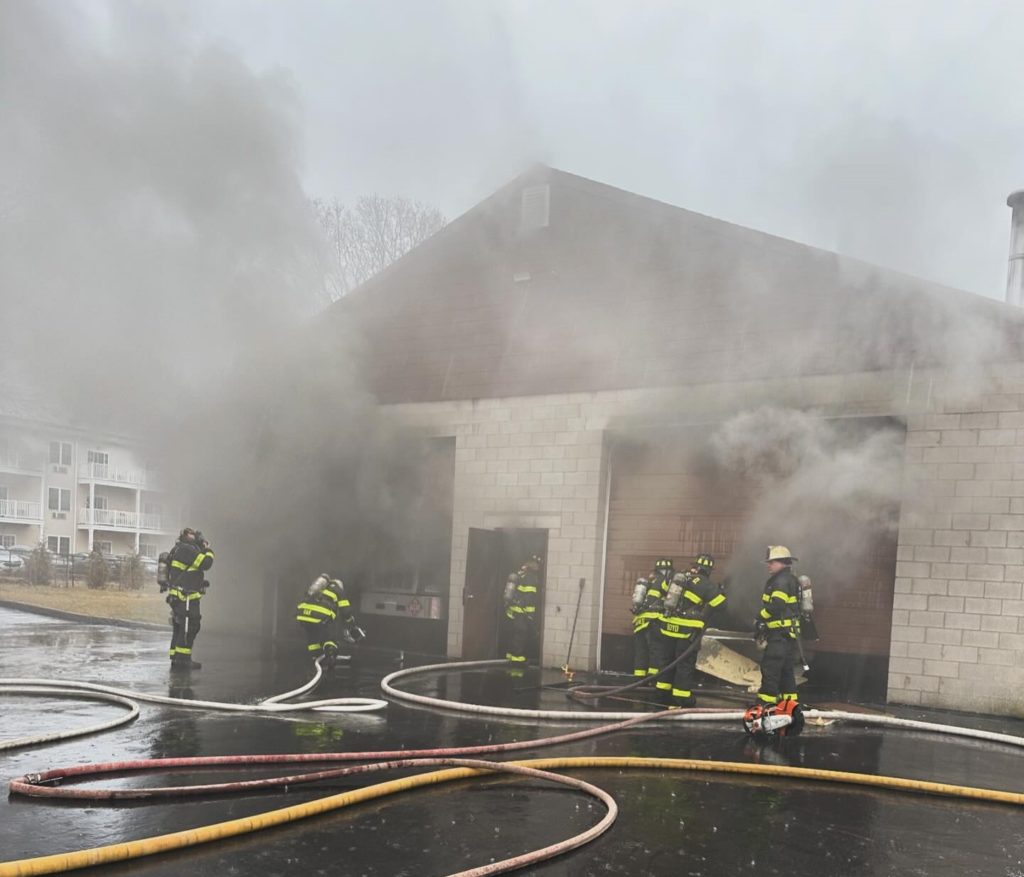 Oil truck catches fire in East Haven - WTNH.com