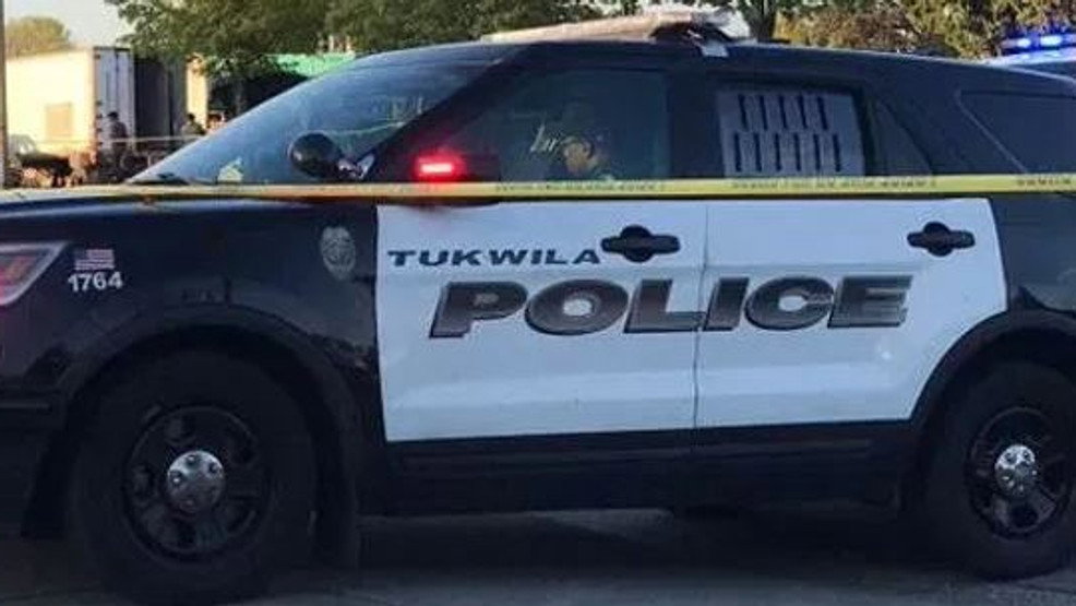 Driver found shot dead at single car crash scene in Tukwila - KOMO News