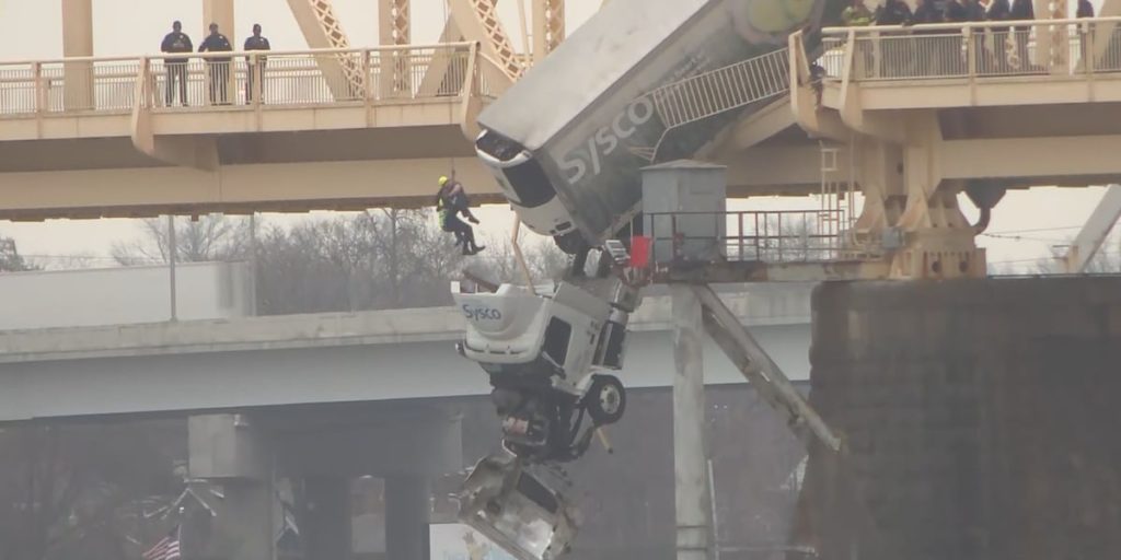 Truck dangling from Clark Memorial Bridge - WAVE 3