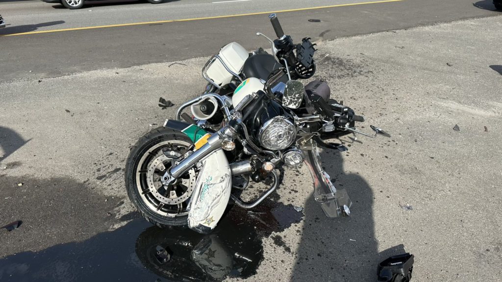 Flagler County deputy ejected from motorcycle after crash on I-95 - FOX 35 Orlando