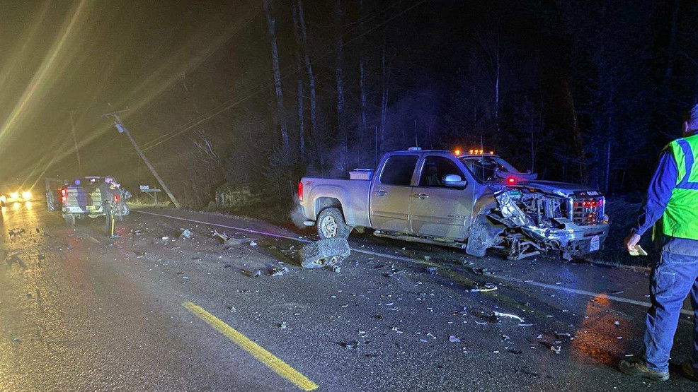 Maine first responder's vehicle hit by truck while assisting during rollover crash - WGME