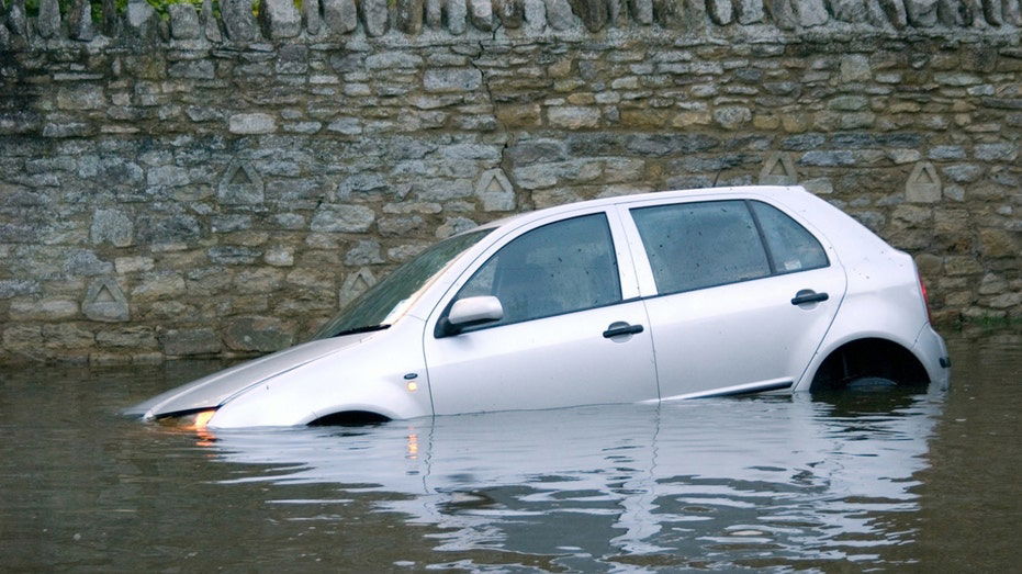 Baltimore bridge collapse: What to do in case your car is submerged in water - Fox News