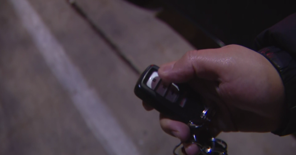 Chicago man has thieves get into his car by cloning his key fob - CBS Chicago