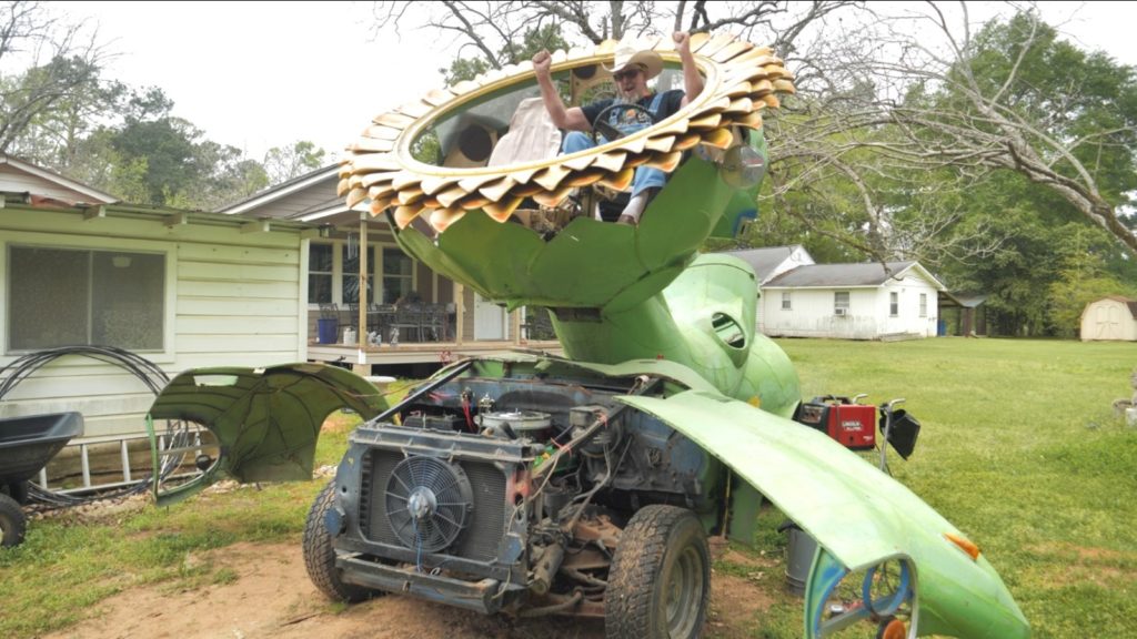 Blooming again: The sunflower car restored for Art Car Parade - KABC-TV