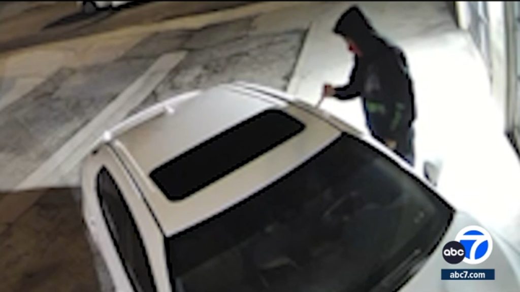 Police investigating rash of car break-ins in Playa del Rey, Venice area - KABC-TV