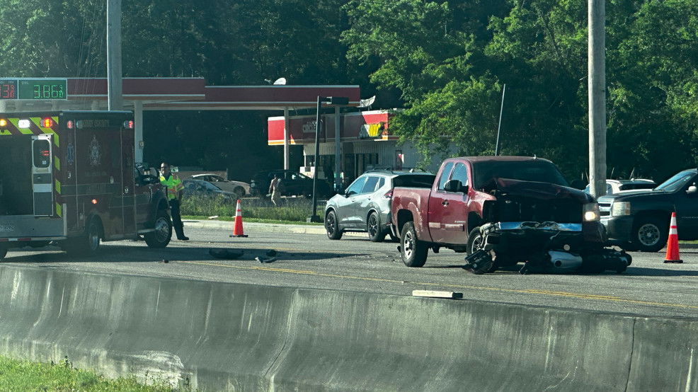 1 injured in crash involving motorcycle on Waccamaw Blvd. - wpde.com