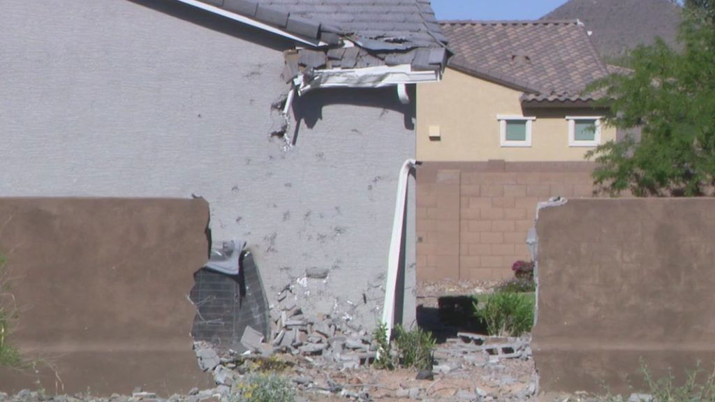 Car crashes into Peoria home overnight; 1 killed and 5 others hurt - FOX 10 News Phoenix
