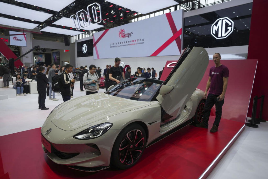 Electric cars and digital connectivity dominate at Beijing auto show - Yahoo! Voices