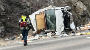 Medical helicopter lands on I-495 in Berlin following serious truck crash - Yahoo! Voices