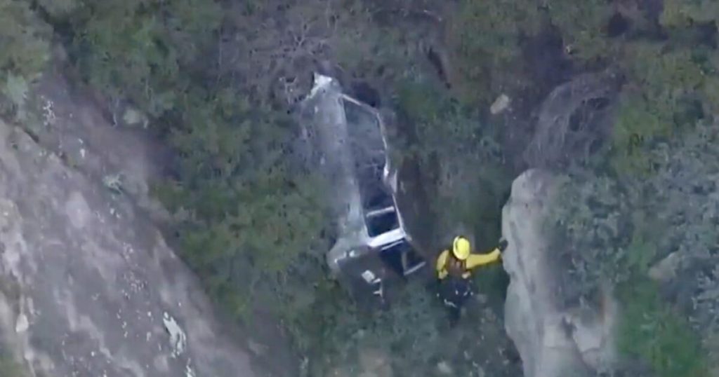 1 dead after car crashes, tumbling into Malibu Canyon - Los Angeles Times