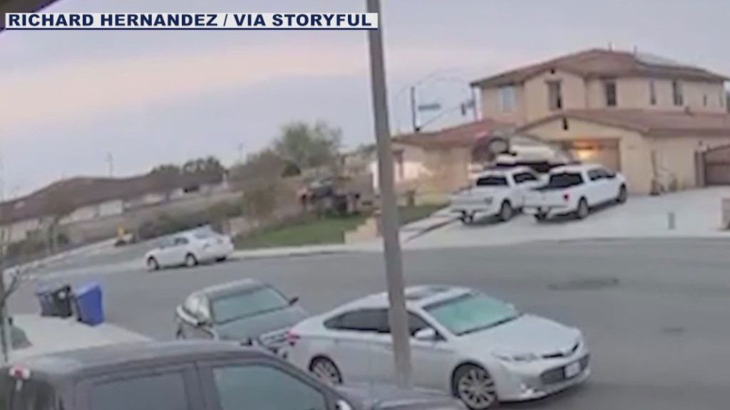 Car crashes into California home - FOX 10 News Phoenix