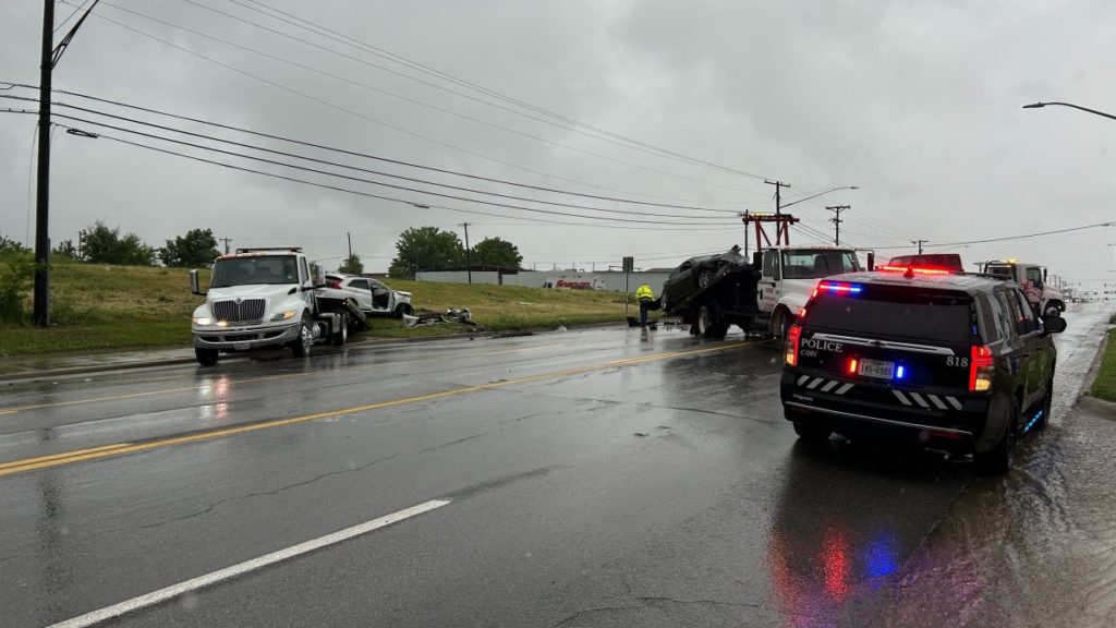 One dead, 2 hurt after major crash involving 3 cars in Fort Worth - NBC DFW