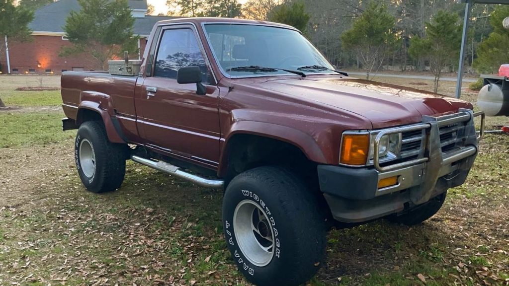 At $4,000, Is This 1988 Toyota Truck 4X4 A Fair Deal? - Jalopnik