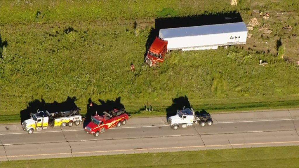 Charges: Truck driver was watching phone before fatal crash - KARE11.com