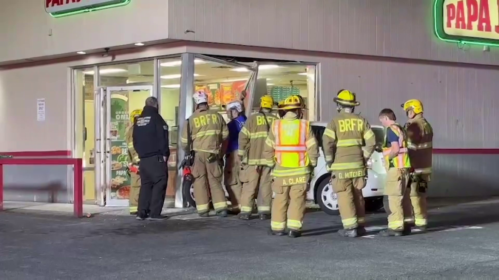 Car crashes into Papa Johns in Lancaster County, Pa. - WGAL Susquehanna Valley Pa.
