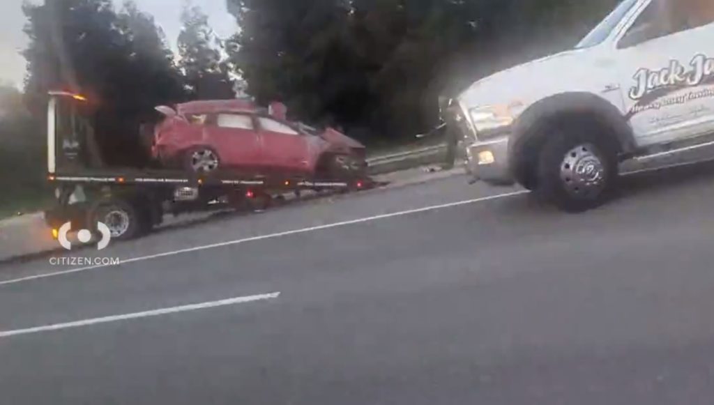 1 dead after car flips several times on I-880 - KRON4