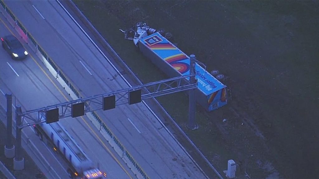 Semi-truck rollover crash closes EB I-96 at Beck - FOX 2 Detroit