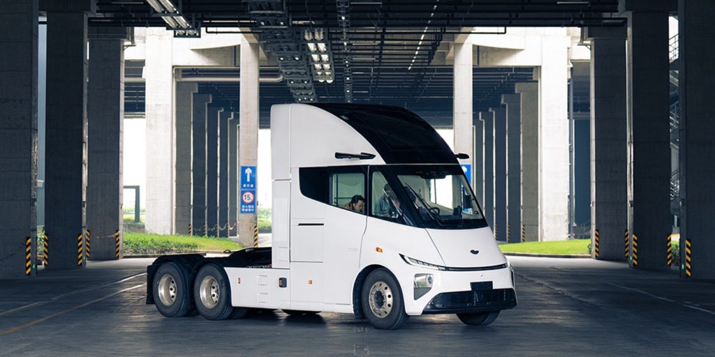 Tesla-inspired semi gets 960kW charging from BorgWarner - Electrek