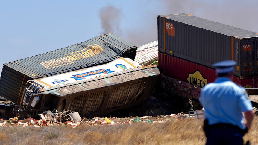 ATSB releases preliminary report into deadly Barrier Highway truck and freight train crash - ABC News