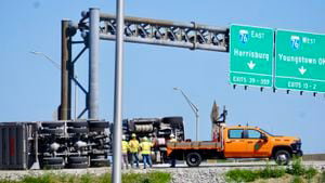 Overturned tri-axle truck on PA Turnpike shuts down ramp to I-79 in Cranberry - Yahoo! Voices