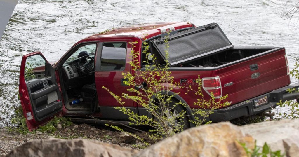 Truck crashes into Clark Fork in Missoula - Missoulian