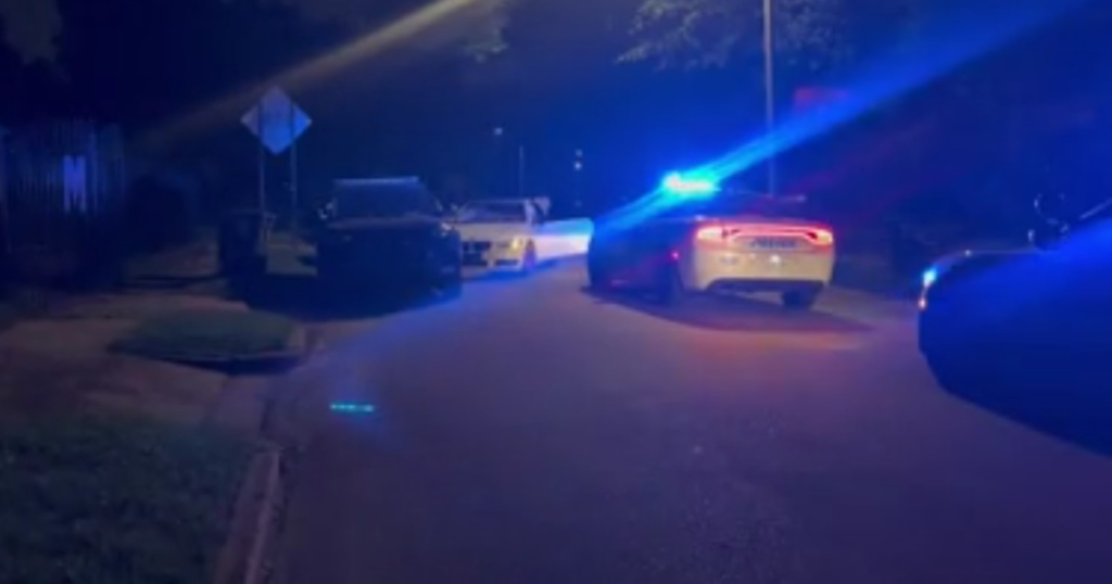 Drunk teen crashes into multiple cars, MPD squad car | News - FOX13 Memphis