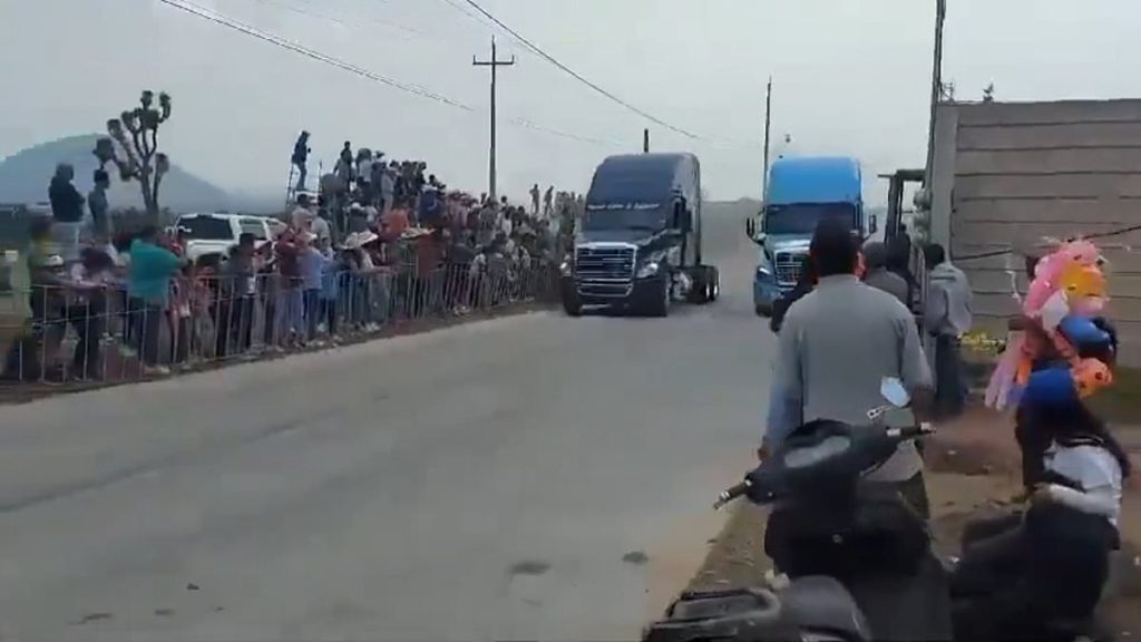 Terrifying moment truck goes off-road and plows spectators at illegal race in Mexico - killing three and injur - Daily Mail