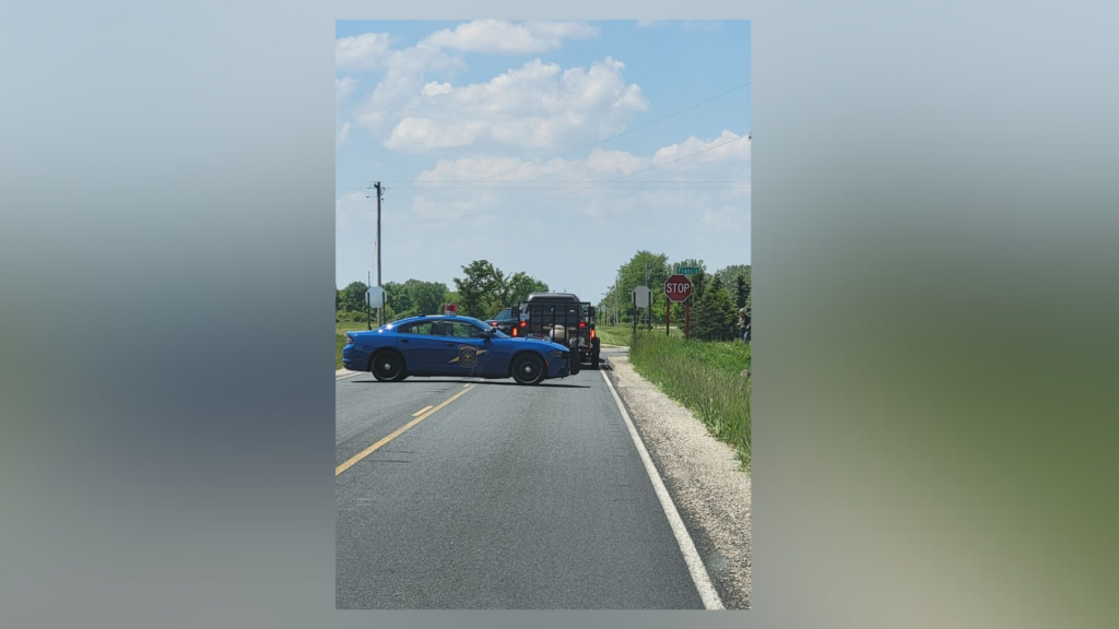 2 injured, 1 seriously, in Clinton County car crash - WLNS