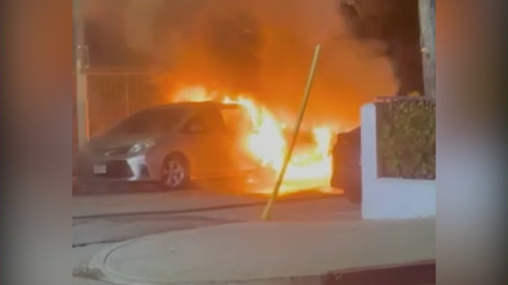 Cars intentionally torched by arsonist in Southern California neighborhood - KTLA Los Angeles