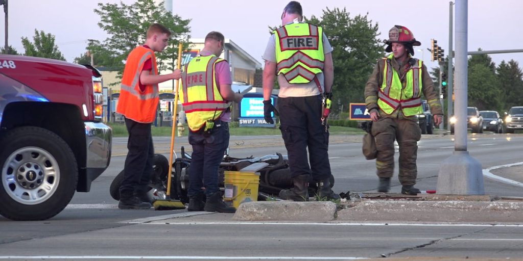 Motorcycle crash in Rockford temporarily blocks eastbound Riverside Blvd lanes - WIFR