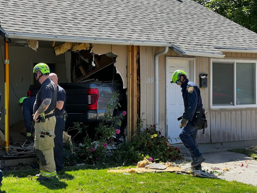 Pickup truck crashes into Provo duplex - KSLTV