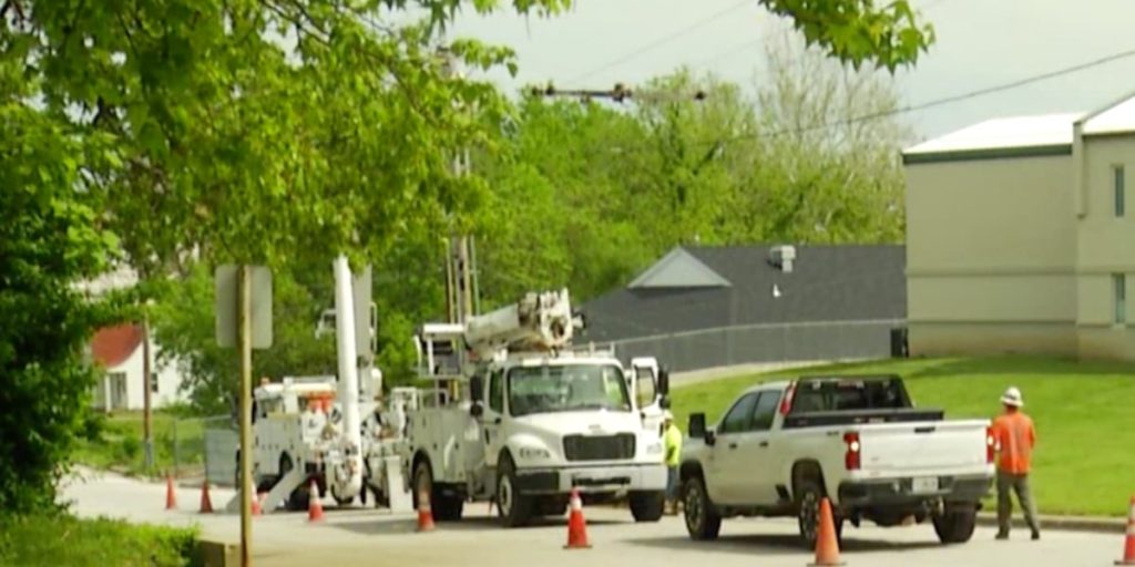 Car crash leads to loss of internet service at the Public Safety Center Bolivar, Mo. - KY3