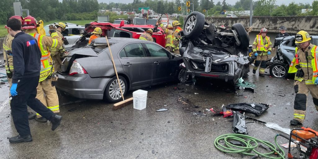 Multiple people injured in 7-car crash on I-5 - Fox 12 Oregon