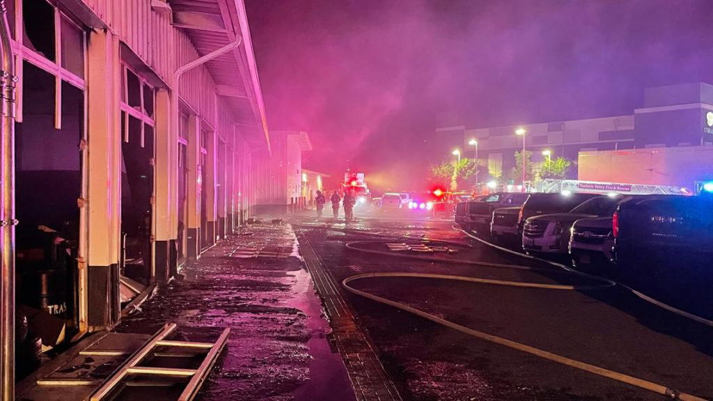 Beaverton car service dealership center damaged by overnight fire - KGW.com