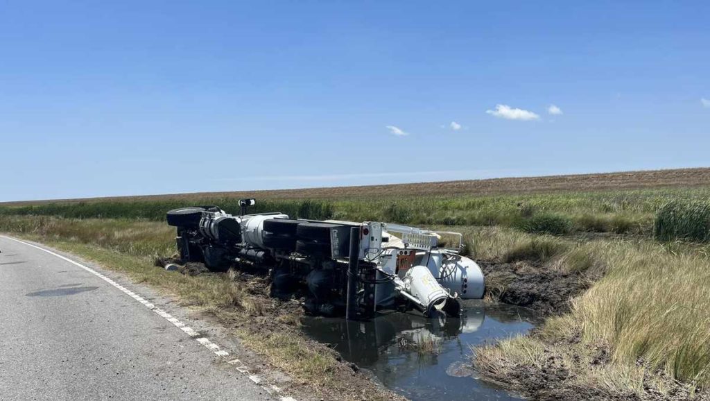 Terrebonne Parish highway closed due to overturned truck - WDSU New Orleans