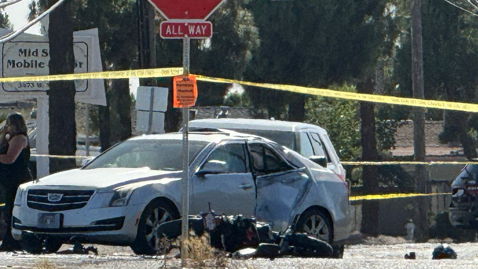 Motorcycle with two riders crashes during deputy chase in Fresno - KMPH Fox 26