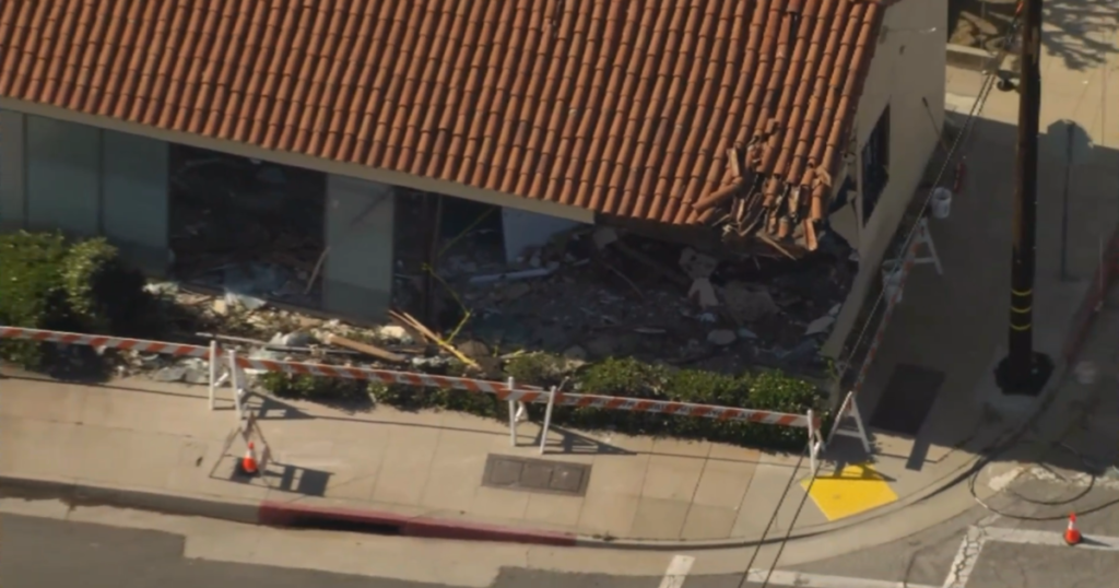 Violent crash leaves 3 dead, 3 hospitalized after Tesla slams into Pasadena building - CBS Los Angeles