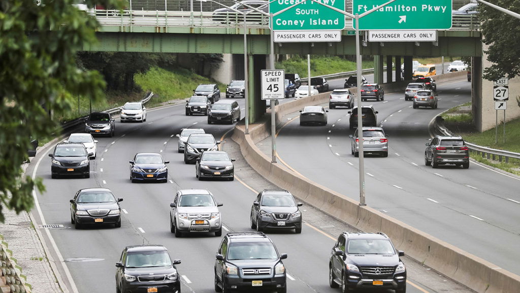 Traffic is seen on a highway ahead of the July 4th holiday, in New York, U.S., July 2, 2021.  REUTERS/Eduardo Munoz